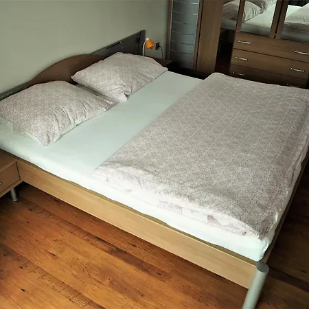 Adam Apartmán *